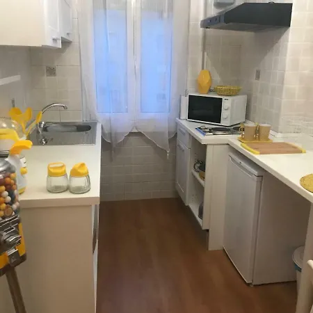 בית הארחה Maison Dis Raffaella רומא